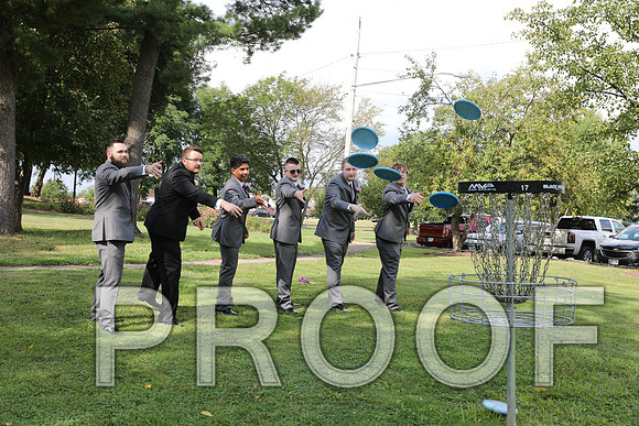 8L2A5924 Wedding - Bride and Groom with the Bridal Party