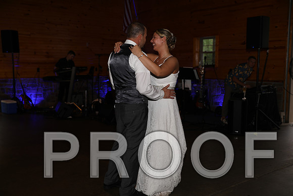 8L2A2700 Wedding - First Dance
