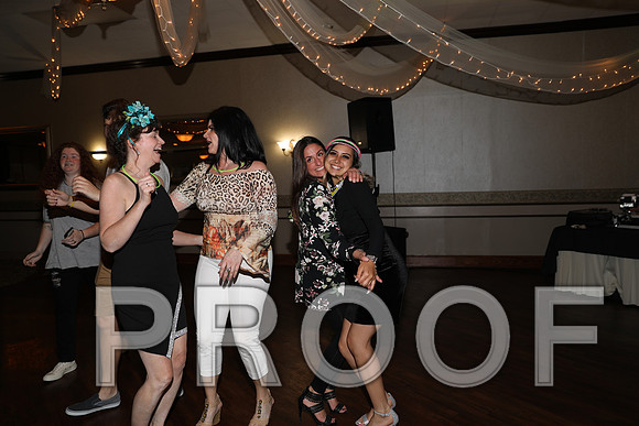 8L2A0369 Guests & Family Dancing and Partying