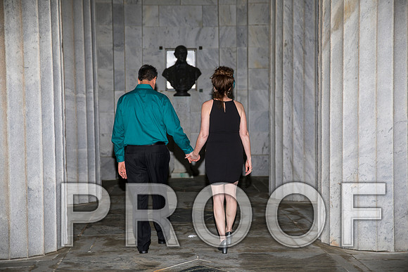 8L2A0447 aaa The happy couple at McKinley Memorial in Niles, Ohio