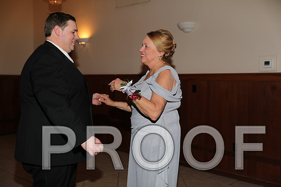 8L2A6499 Wedding Photos - Mother / Son Dance