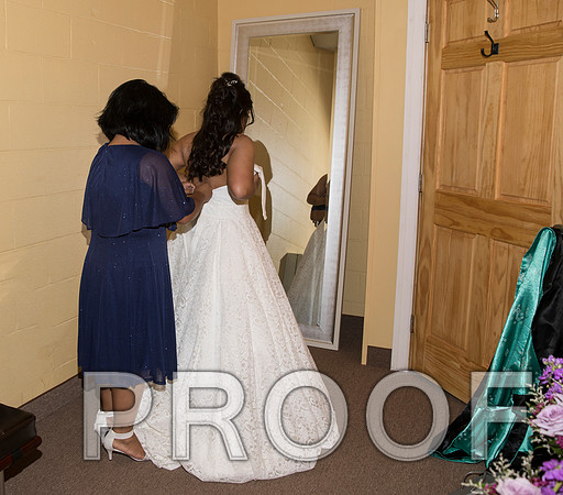 8L2A5288 aaa Wedding - Bride getting ready for the big day