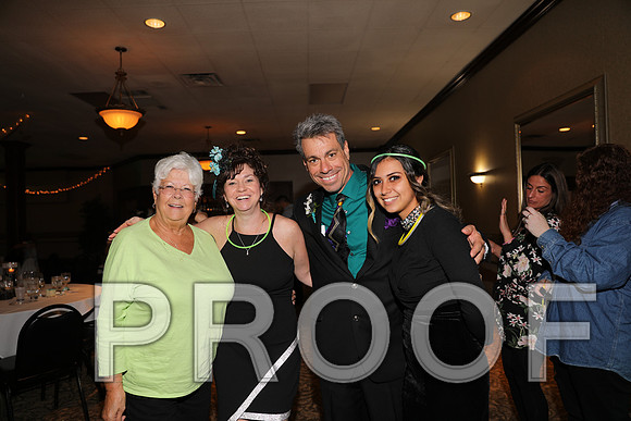 8L2A0137 Guests & Family Dancing and Partying