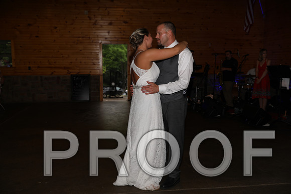 8L2A2722 Wedding - First Dance