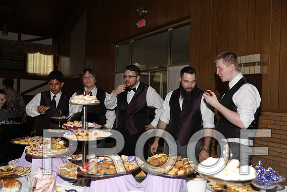 8L2A5979 Wedding - Reception with Family and Friends