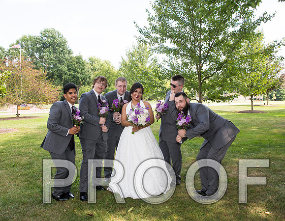 8L2A5833 aaa Wedding - Bride and Groom with the Bridal Party
