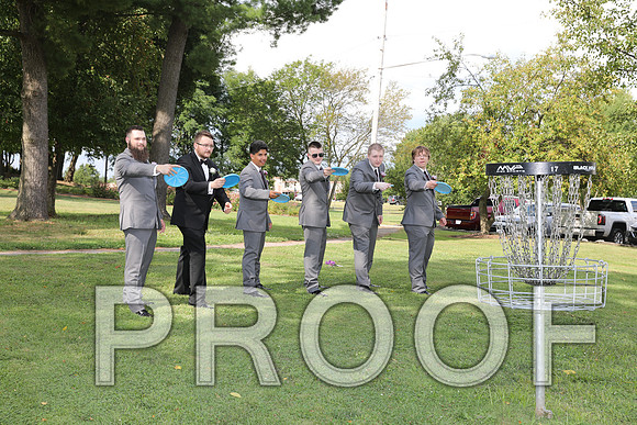 8L2A5920 Wedding - Bride and Groom with the Bridal Party