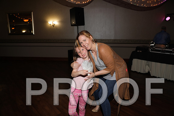 8L2A0304 Guests & Family Dancing and Partying