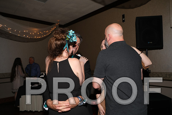 8L2A0100 Guests & Family Dancing and Partying