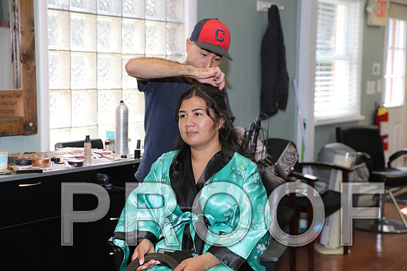 8L2A5231 Wedding - Bride getting ready for the big day