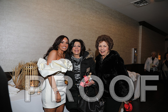 8L2A6584 Beautiful event surrounded by family and friends
