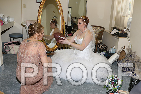 IF6A7862 Wedding - Bride with family and bridesmaids