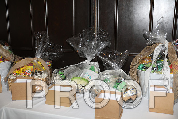 8L2A6519 Beautiful event surrounded by family and friends