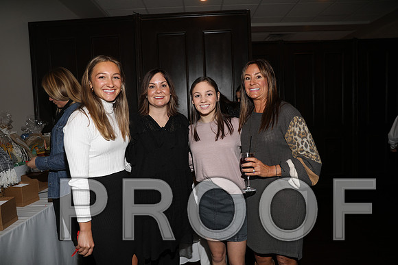 8L2A6687 Beautiful event surrounded by family and friends