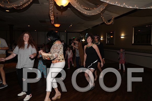 8L2A0215 Guests & Family Dancing and Partying