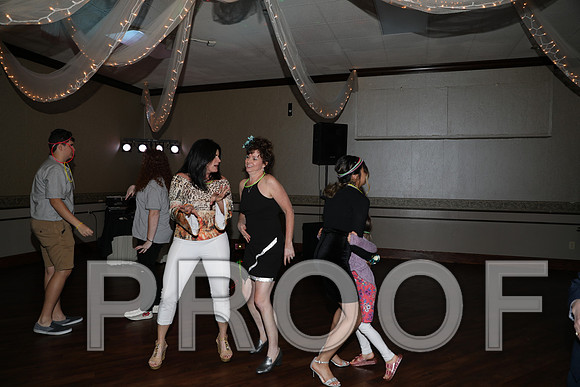 8L2A0245 Guests & Family Dancing and Partying
