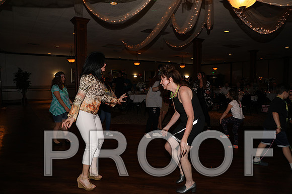 8L2A0231 Guests & Family Dancing and Partying