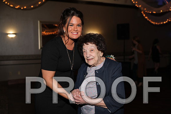 8L2A0198 Guests & Family Dancing and Partying