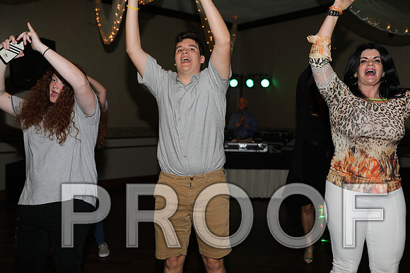 8L2A0346 Guests & Family Dancing and Partying