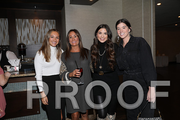8L2A6645 Beautiful event surrounded by family and friends