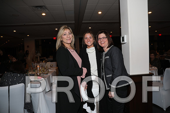 8L2A6672 Beautiful event surrounded by family and friends