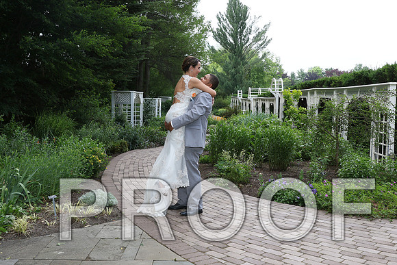 IF6A2110 / The Wedding - The Bride and Groom