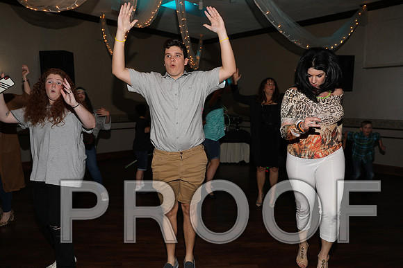 8L2A0336 Guests & Family Dancing and Partying