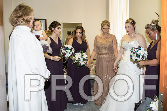 IF6A7837 aaa Wedding - Bride with family and bridesmaids