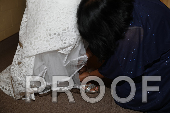 8L2A5307 Wedding - Bride getting ready for the big day