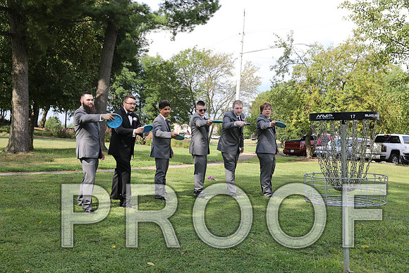 8L2A5921 Wedding - Bride and Groom with the Bridal Party