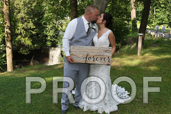 IF6A5605 Wedding - Bride and Groom with the bridal party