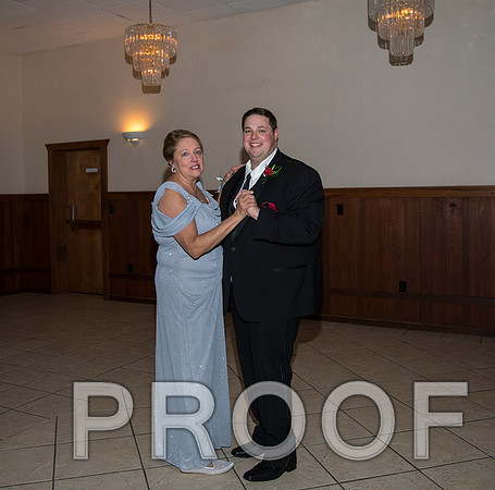 8L2A6518 aaa Wedding Photos - Mother / Son Dance