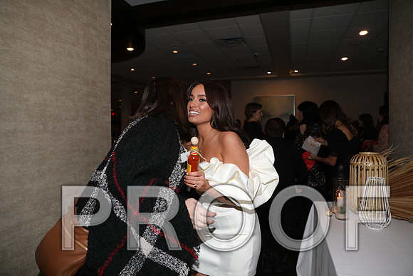 8L2A6598 Beautiful event surrounded by family and friends