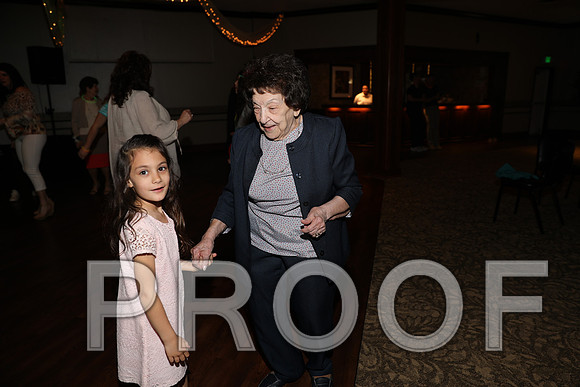 8L2A0174 Guests & Family Dancing and Partying