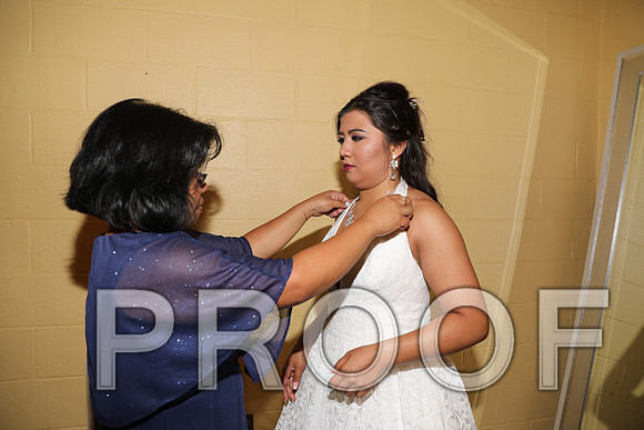 8L2A5322 Wedding - Bride getting ready for the big day