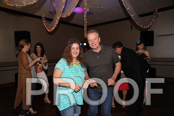 8L2A0160 Guests & Family Dancing and Partying