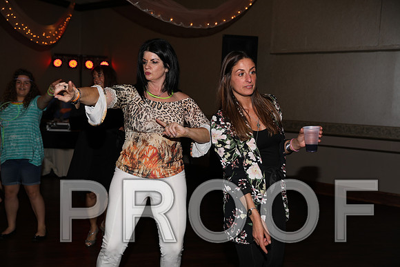 8L2A0331 Guests & Family Dancing and Partying