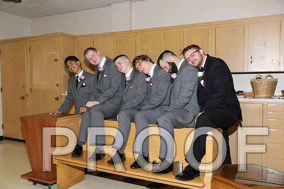 8L2A5278 Wedding - The groom and his groomsmen