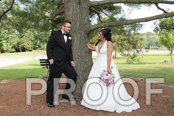 8L2A5851 Wedding - Bride and Groom with the Bridal Party