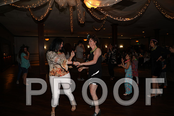 8L2A0228 Guests & Family Dancing and Partying