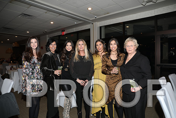 8L2A6608 Beautiful event surrounded by family and friends