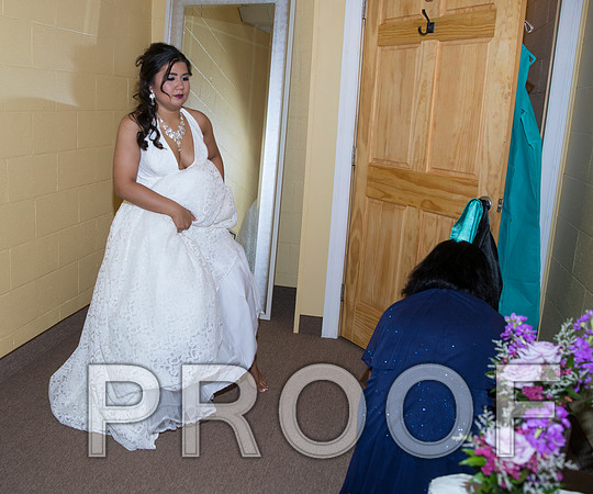 8L2A5294 aaa Wedding - Bride getting ready for the big day
