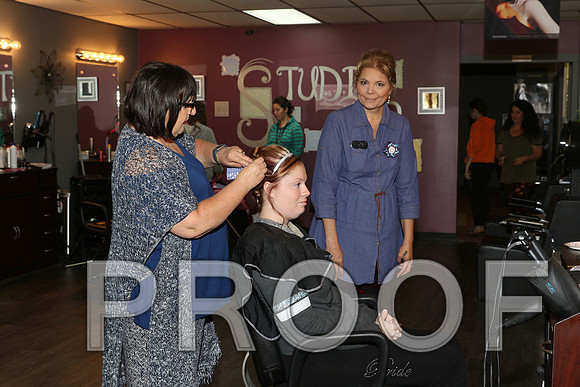IF6A7610 Wedding - Bride getting ready for the big day
