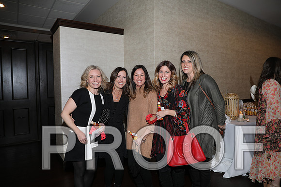 8L2A6583 Beautiful event surrounded by family and friends