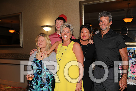 8L2A0211 Guests & Family Dancing and Partying