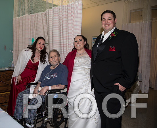 8L2A6041 aaa Wedding Photos - Bride & Groom with the bridal party