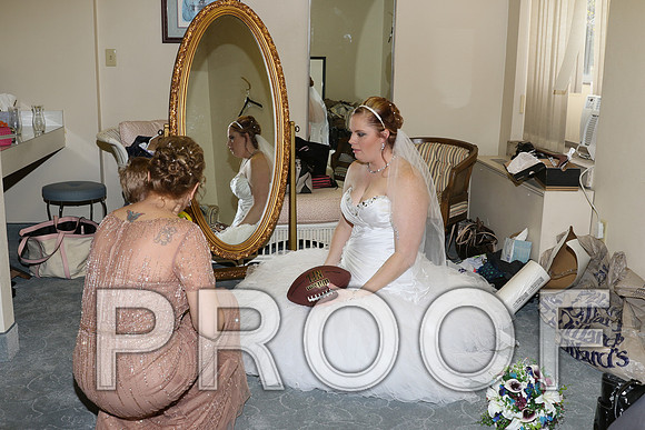 IF6A7863 Wedding - Bride with family and bridesmaids