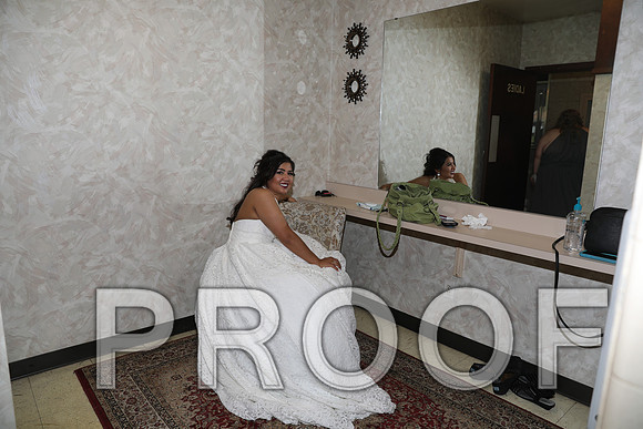 8L2A5945 Wedding - Reception with Family and Friends