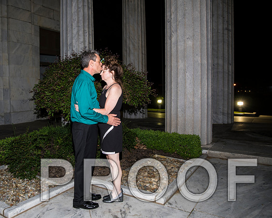 8L2A0431 aaa The happy couple at McKinley Memorial in Niles, Ohio