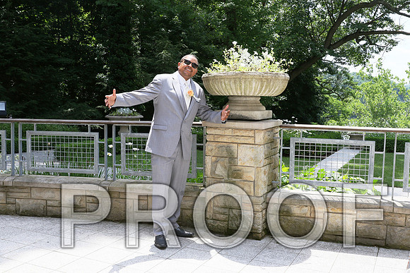 IF6A1591 / Groom preparing for the big day